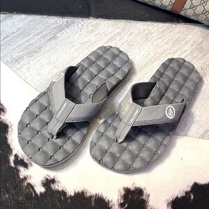 🩶Men's Gray/White Volcom Flip Flops Comfy Cushion Sole•Size:11🩶